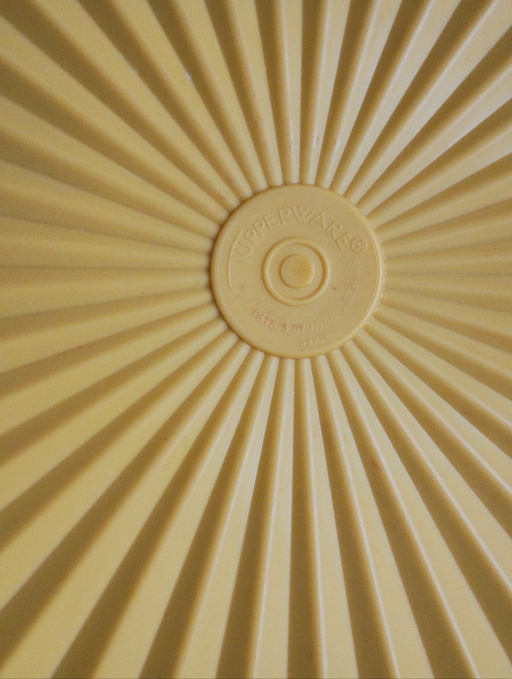 Vintage Yellow Tupperware Container - Picture 2 of 4